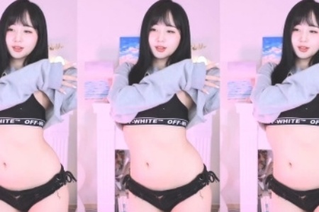 男人的❌伸到❌涩涩动漫